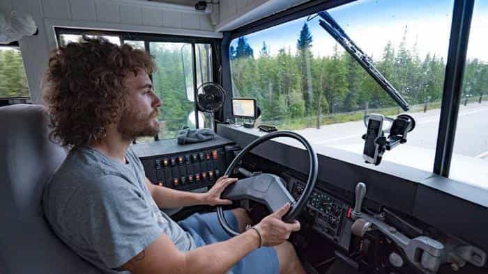 نقد و بررسی فیلم سفر شادی محصول سال 2017 | چیبینو