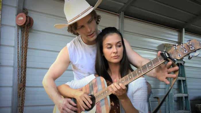 نقد و بررسی فیلم آرزوهای نشویل محصول سال 2024 | چیبینو