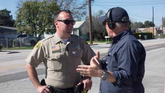 نقد و بررسی سریال تیرانداز فعال: آمریکا در آتش (2017)