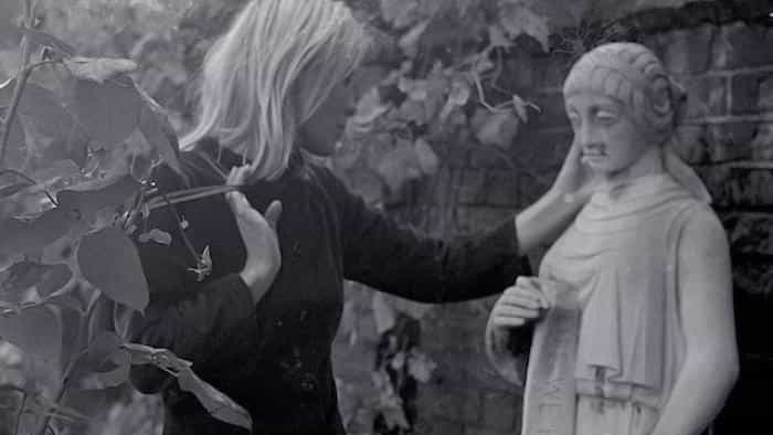 نقد و بررسی فیلم ماریان و لئونارد: کلمات عشق (2019)