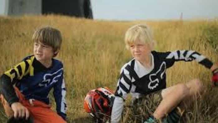 تماشای فیلم پسران ماجراجو محصول سال 2019 | چیبینو